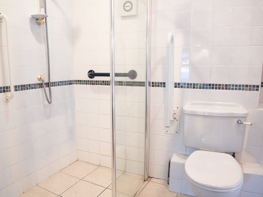 Accessible and Wheelchair friendly bathroom in the Edge, Rushop Hall - accommodation in the Peak District