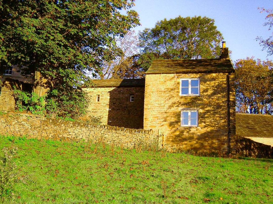 Top Tack Cottage - Peak District and farm views from Rushop Hall