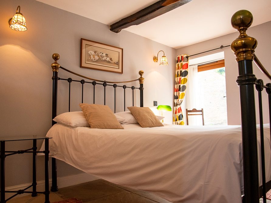The Irishman's self contained cottage bedroom