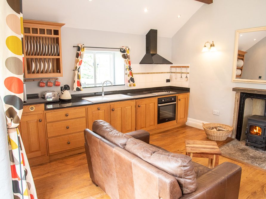 Fully equipped kitchen in the pet friendly cottage