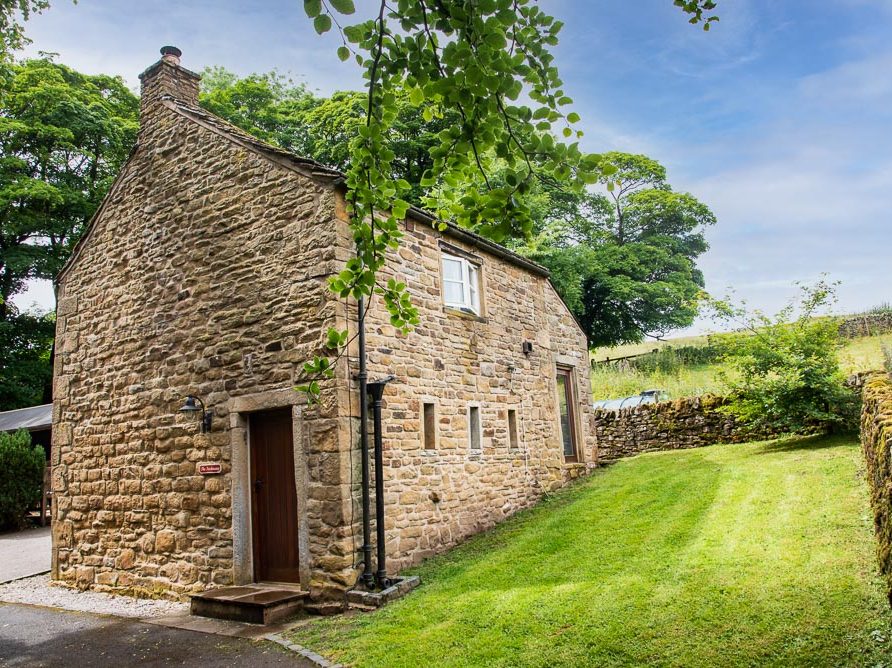 Entrance to the self contained and pet friendly Irishman's cottage