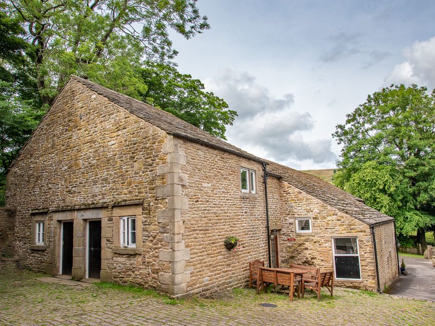 The Edge family friendly accommodation at Rushop Hall in the Peak District