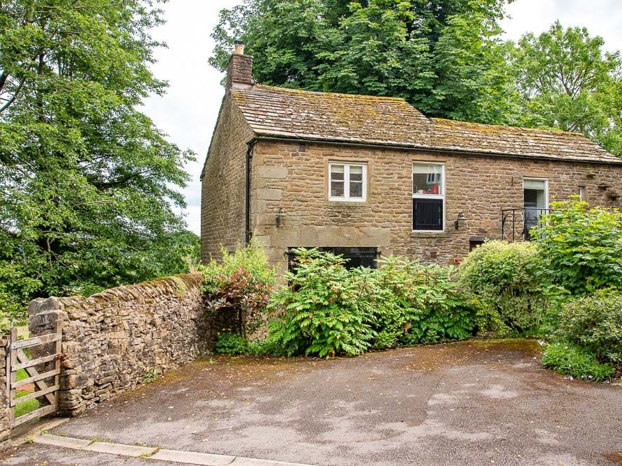 Top Tack Cottage with Peak District and farm views from Rushop Hall