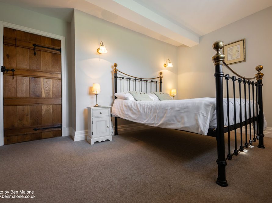 Double room in Top Tack cottage at Rushop Hall - accommodation in the Peak District